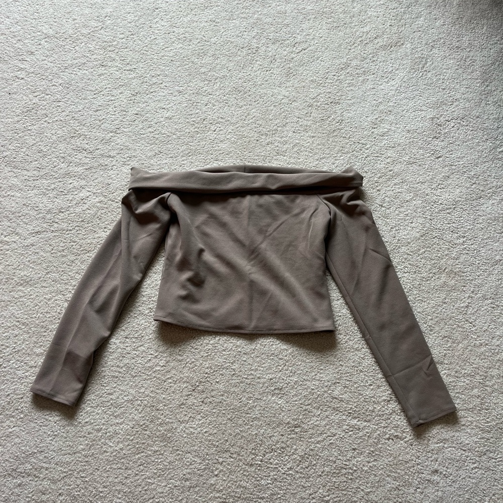 Women’s boat neck crop long sleeve